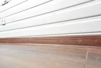 Дизайнерская отделка ламинатом с вагонкой под покраску