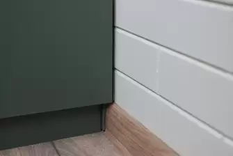 Отделка стеновым паркетом лоджии 3 метра