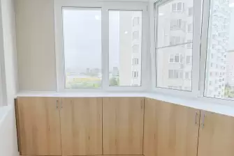 Обшивка ПВХ панелями балкона Утюжок