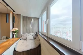 Объединение прямого балкона с комнатой