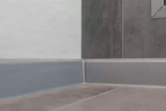 Отделка балкона ламинатом двух цветов