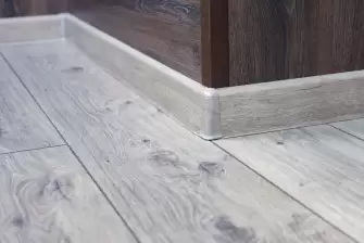 Остекление и отделка балкона Лодочка