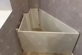 Отделка балкона гипсокартоном и ламинатом с установкой шкафа и тумбы